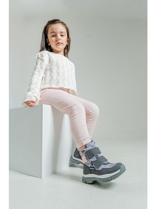 Kız Çocuk Gri Su Geçirmez Anatomik Günlük Bot - Görsel 2