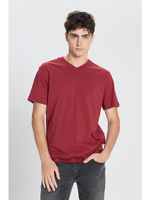 AC&Co / Altınyıldız Classics Erkek Bordo Slim Fit Dar Kesim V Yaka Pamuklu V Yaka Kısa Kollu Tişört