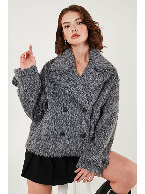 Lela Oversize Kruvaze Yaka Yumuşak Tüylü Düğmeli Astarlı Mont 6839659