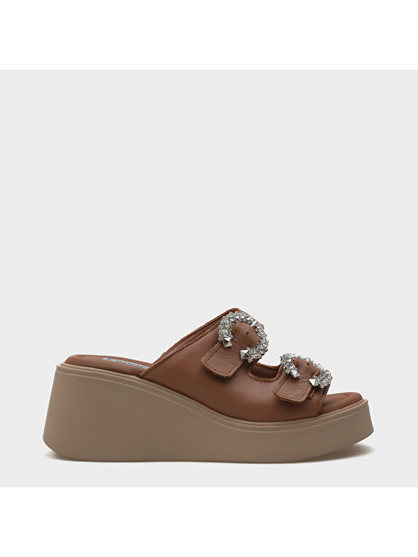 Capone Outfitters Charm Hakiki Deri Dolgu Topuklu Taşlı Çift Bantlı Konfor Kadın Terlik