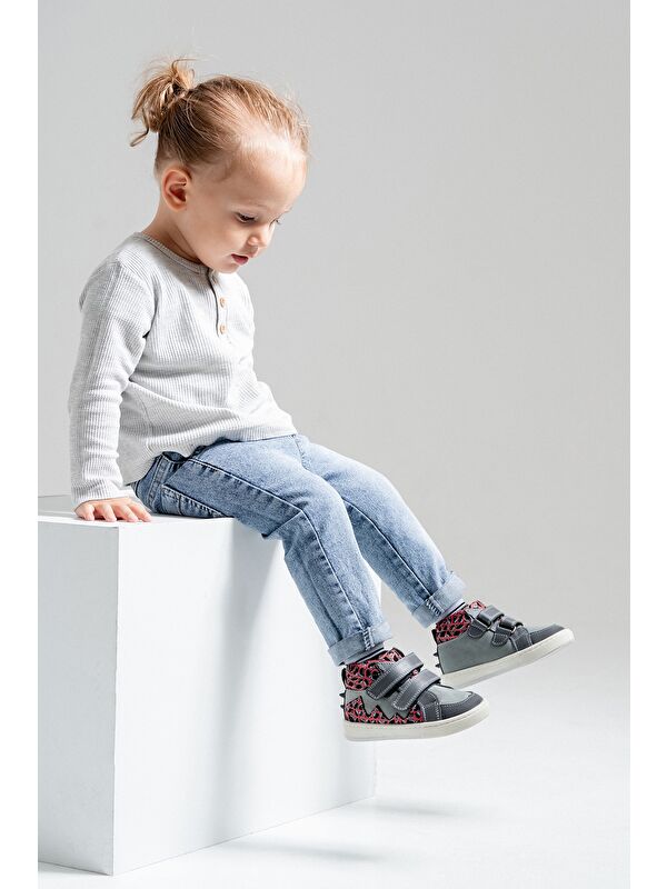 Erkek Çocuk Gri Hakiki Deri Suya Dayanıklı Anatomik Günlük Bot - Görsel 3