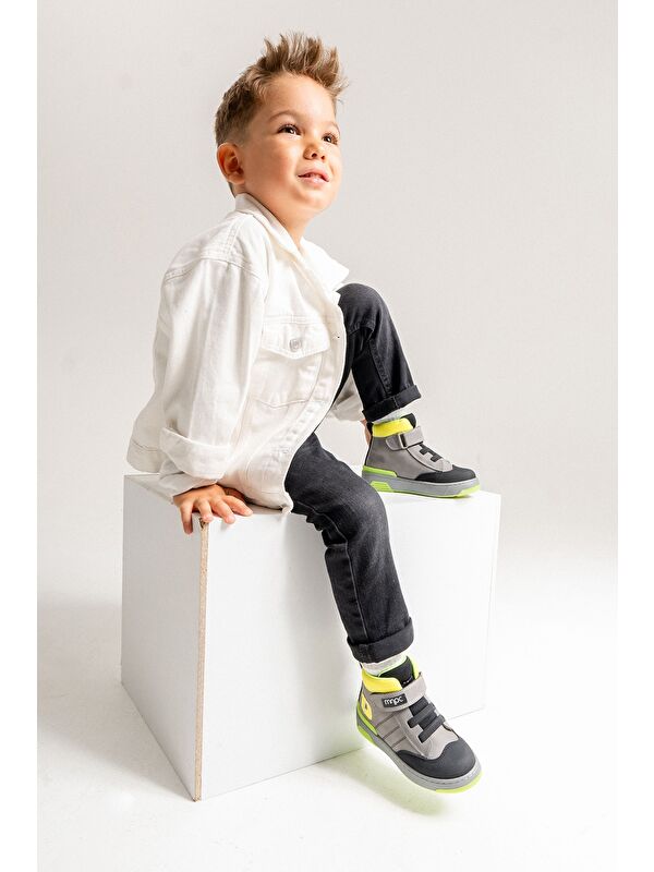 Erkek Çocuk Gri Hakiki Deri Anatomik Günlük Bot - Görsel 3