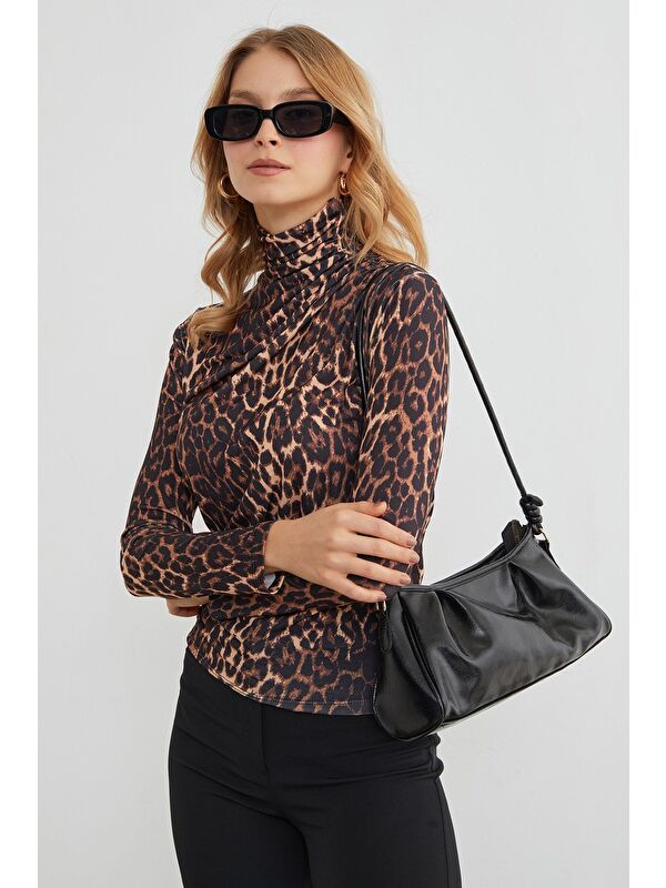Fullamoda Leopar Desenli Dik Yaka Drapeli Bluz