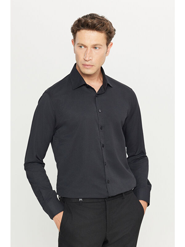 Altınyıldız Classics Erkek Siyah Pamuklu Slim Fit Dar Kesim Klasik Yaka Armürlü Gömlek