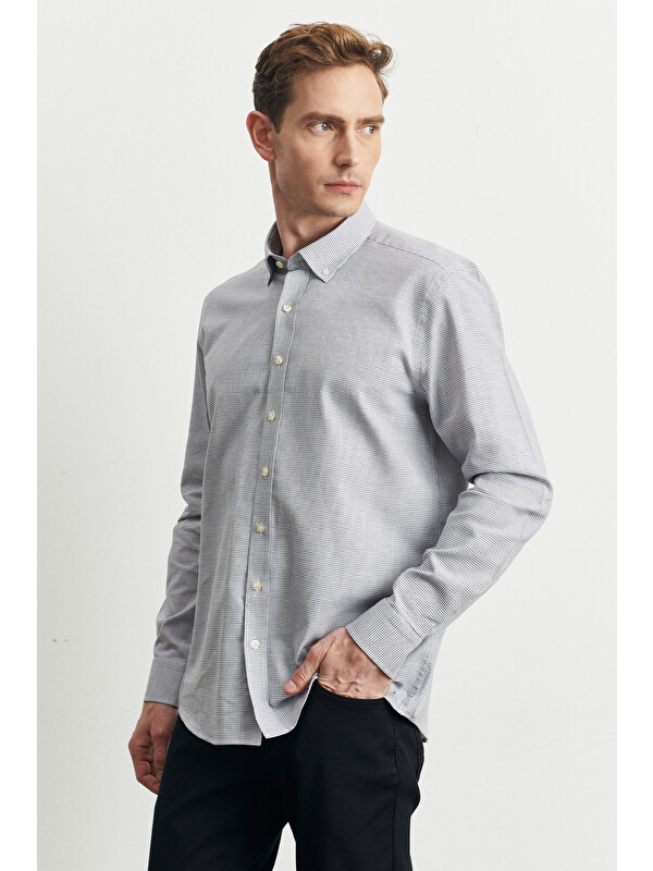 Altınyıldız Classics Erkek Beyaz-Siyah Slim Fit Dar Kesim %100 Pamuk Düğmeli Yaka Armürlü Gömlek