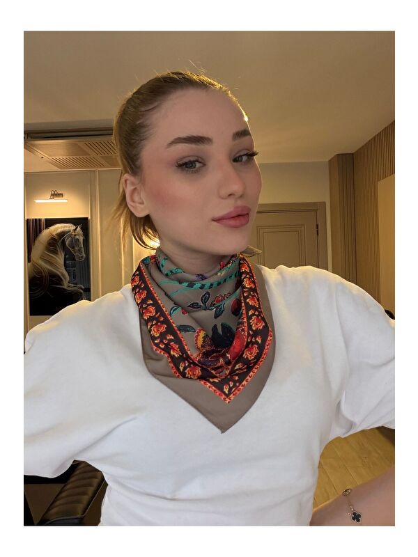Luminos Butik Kadın Desenli Saten Boyun Fuları Bandana Bej Yeşil Turuncu FLR2008