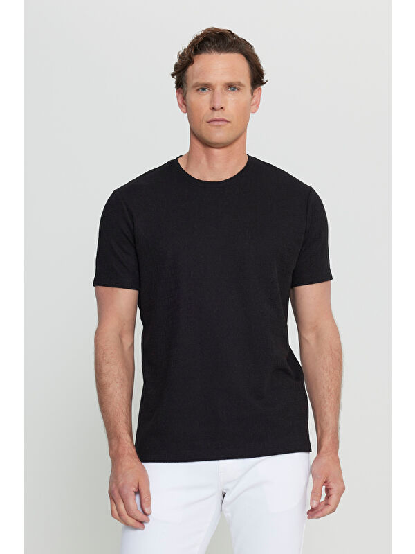 Altınyıldız Classics Erkek Siyah Pamuklu Slim Fit Bisiklet Yaka Jakarlı Esnek Tişört