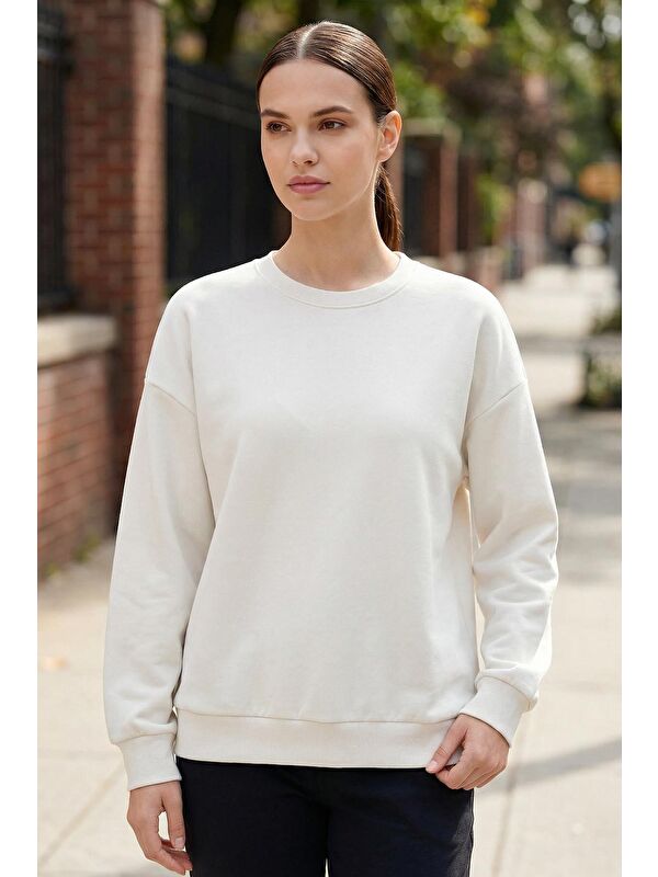Tommylife Ekru Basic O Yaka Oversize Kadın Sweatshirt - 97053