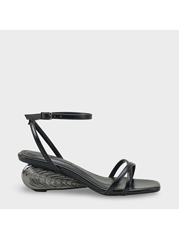 Capone Outfitters Carlena Metal Topuklu Bilekten Bantlı Kadın Ayakkabı