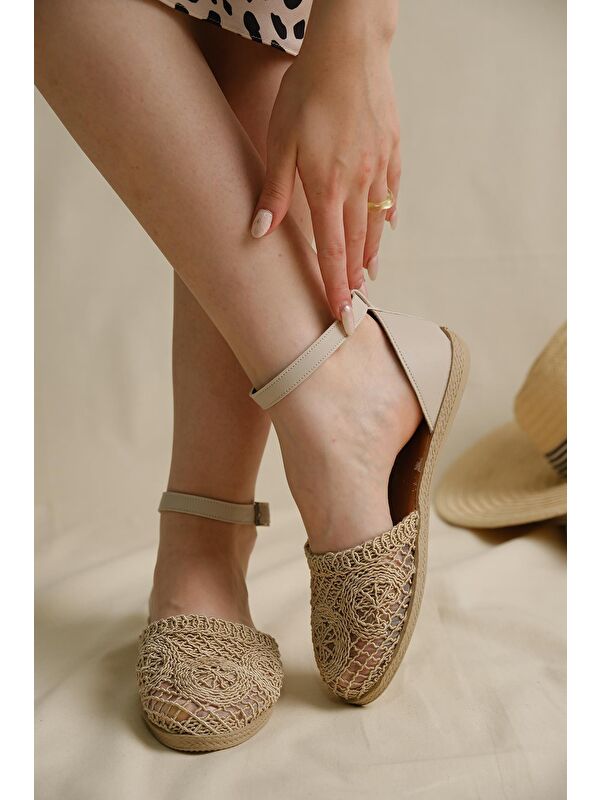 Flr Dantel Motifli Kadın Sandalet - Görsel 4