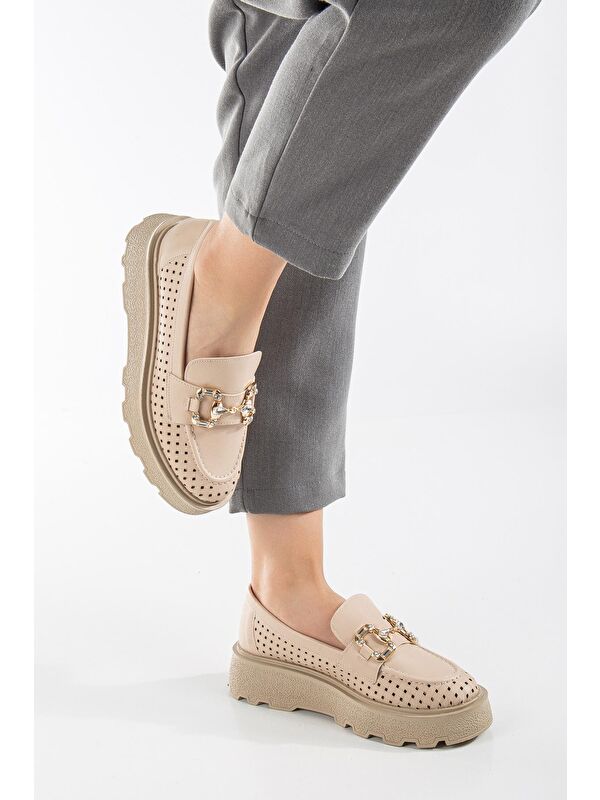 Kadın Ten Yanı Şerit Detaylı Önü Taşlı Tokalı Kalın Poli Taban Loafer - Görsel 3