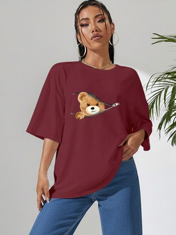 Trendseninle Kadın Bordo Fermuarlı Ayıcık Baskılı Oversize Tişört