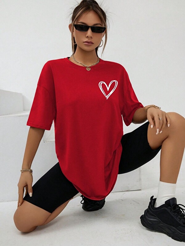 Trendseninle Unisex Kırmızı Mini Kalp Baskılı Tişört