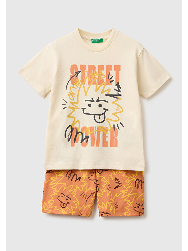 United Colors Of Benetton Erkek Bebek Turuncu Önü Baskılı T-Shirt ve Komple Desenli Bermuda Şort Takım