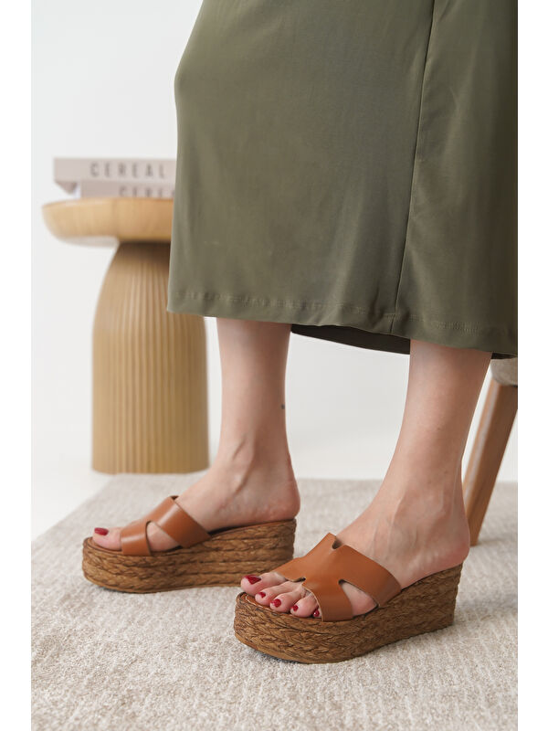 D0684 Günlük Ortopedik Hakiki Deri Topuklu Kadın Terlik - Görsel 2