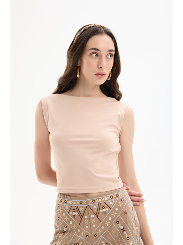 QUZU Sırt Dekolteli Basic Bluz Bej