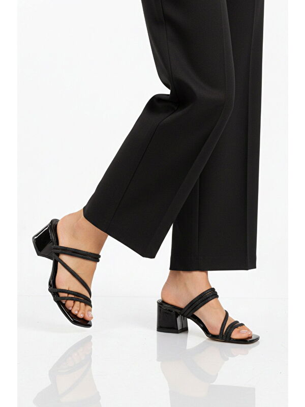 Ayakmod Siyah Ayakmod Rugan Taşlı Özel Davet Kadın Topuklu Abiye Ayakkabı 643332 Z