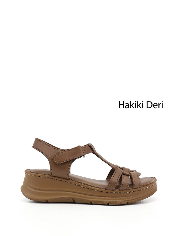 GÖNDERİ(R) Kadın KAHVERENGİ Cırt Bantlı Dolgu Topuk Hakiki Deri Sandalet