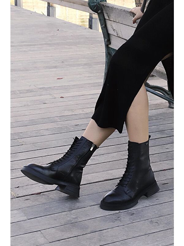 KOYU SİYAH Hakiki Deri Yuvarlak Burun Termo Taban Bağcıklı Fermuarlı Kadın Postal Bot 51455 - Görsel 3