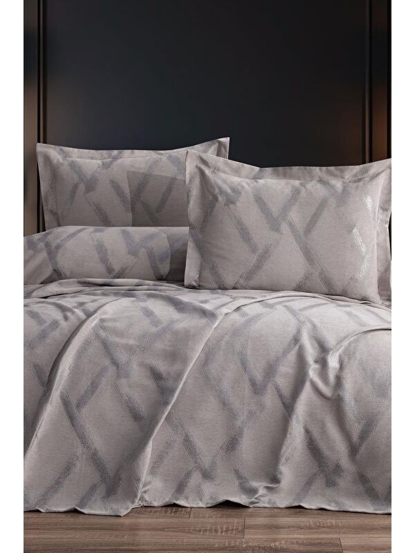 Çeyiz Diyarı Nisan 3 Parça Çift Kişilik Pike Takımı 240x260 Bej