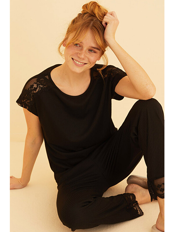 Siyah İnci siyah Dantel Detaylı Soft Touch İnce Örme Pijama Takım