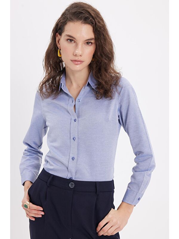 TUDORS Kadın Slim Fit Dar Kesim Uzun Kollu Pamuklu Vücuda Oturan Dokulu Açık Lacivert Basic Gömlek