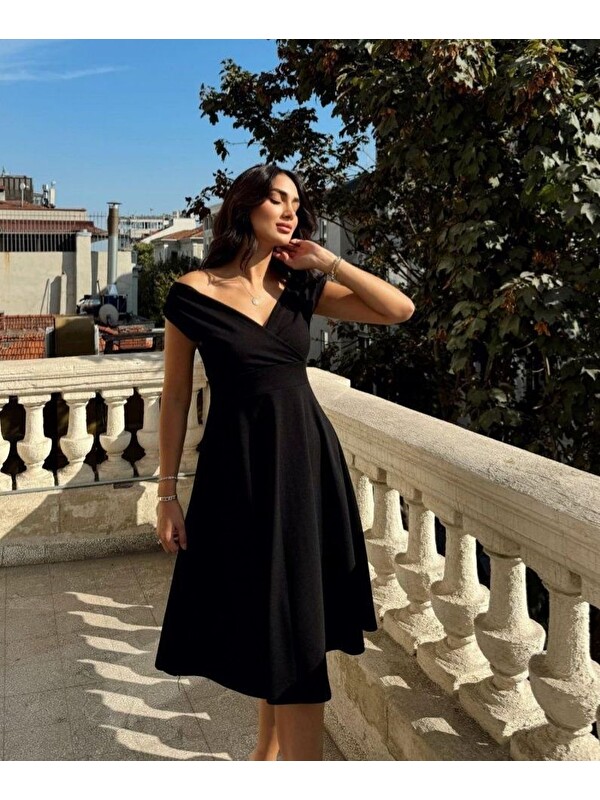 Jane's Kadın Kısa Kollu Kruvaze Yaka Eteği Volanlı Krep Elbise