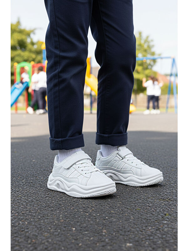 Beyaz Cırtlı Hafif Esnek Erkek Çocuk Spor Ayakkabı 2033 F - Görsel 4