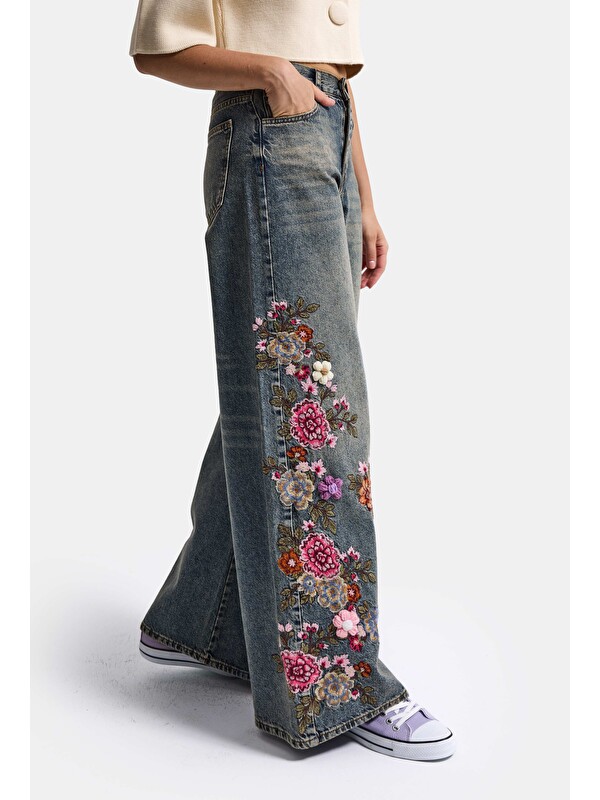 It's Basic Kadın Jean Renk 4w6-8 Palazzo Fit Nakış ve 3D Gül Detaylı Özel Tasarım Denim Jean