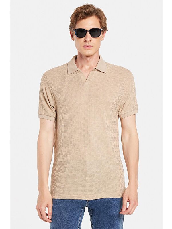 TUDORS Erkek Slim Fit Dar Kesim Viskon Kumaş Desenli Düz Pike Düğmesiz Vizon Polo Yaka Tişört