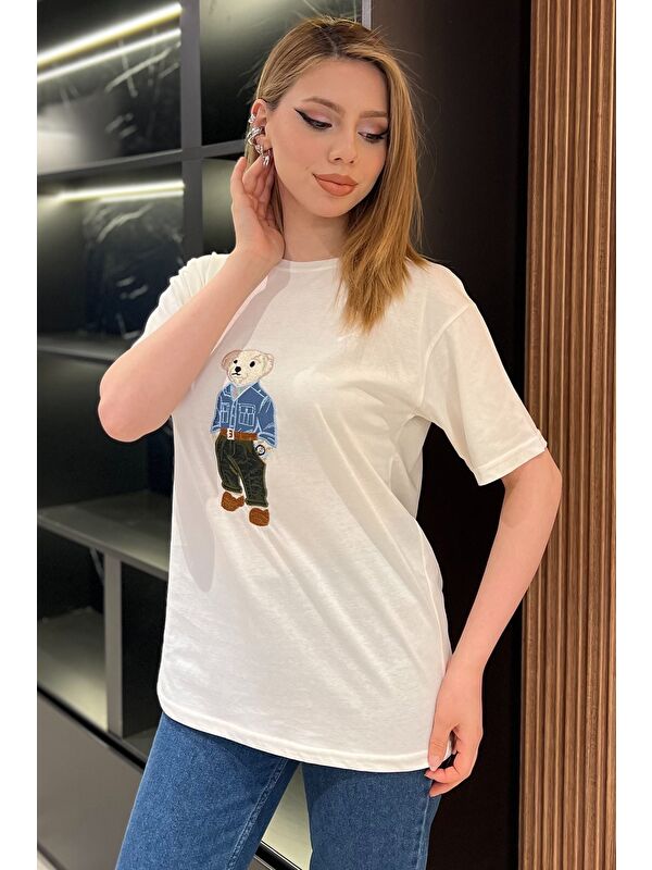 Gülseli Bisiklet Yaka Aplikeli Kadın Tişört