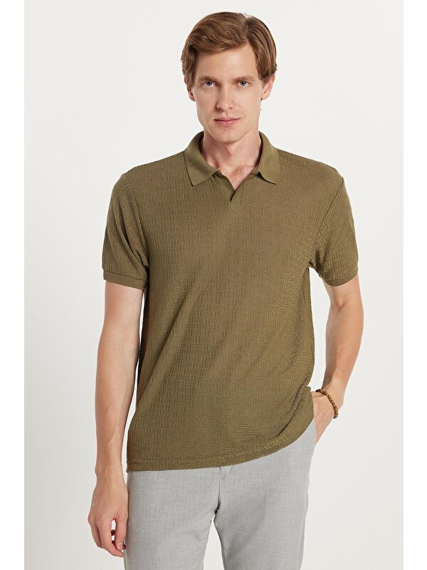 TUDORS Erkek Slim Fit Dar Kesim Viskon Kumaş Desenli Düz Pike Düğmesiz Haki Polo Yaka Tişört