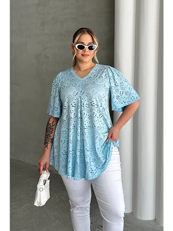 Stil Diva Büyük Beden V Yaka Kısa Kollu Dantel Detaylı Astarsız Bluz 302957