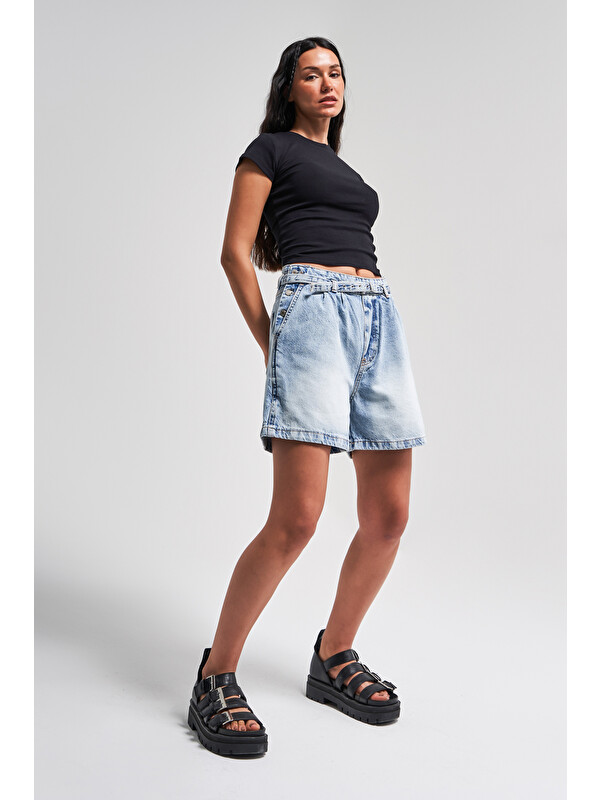 It's Basic Kadın Snow Jean Rengi 4s5-27 Kemer Detaylı Midi Boy Pileli %100 Pamuk Denim Şort