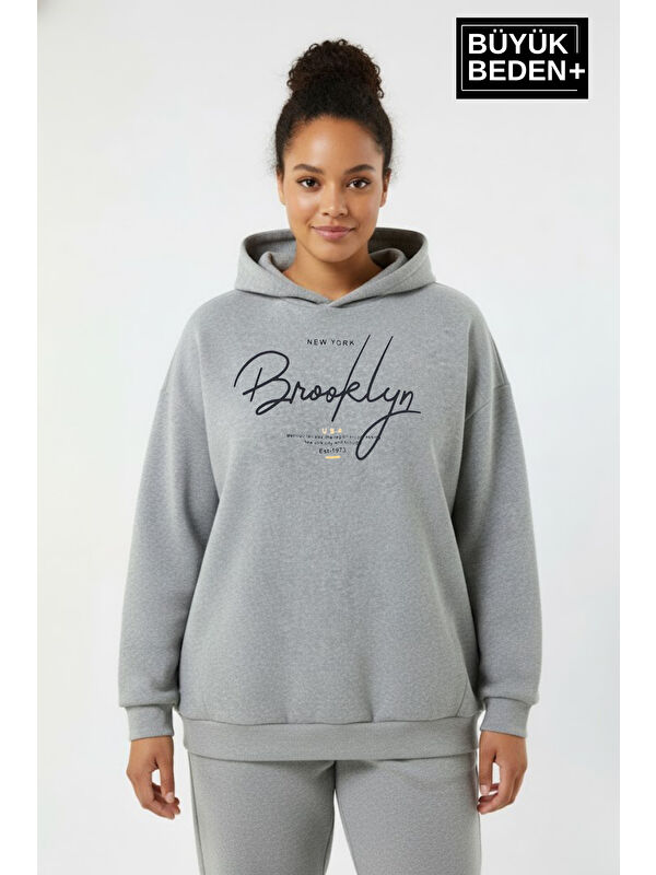 Süperlife Kadın Büyük Beden Kapüşonlu El yazılı Brooklyn Baskılı ince Sweatshirt SPR26BSWK958