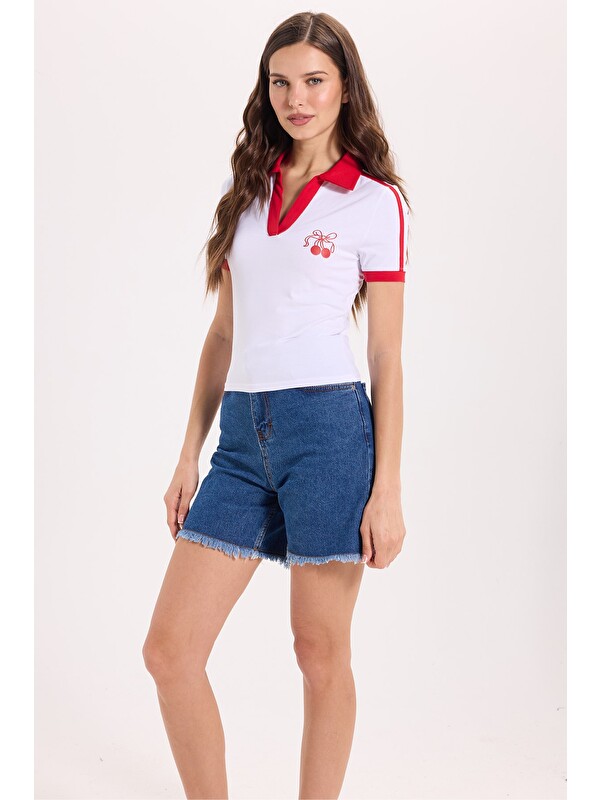 TUDORS Kadın Slim Fit Dar Kesim Kısa Kollu Baskılı Omzu Şeritli V Yaka Beyaz Tişört Body