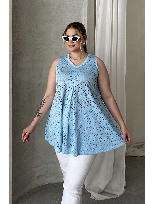 Stil Diva Büyük Beden V Yaka Sıfır Kol Dantel Detaylı Astarsız Bluz 302965