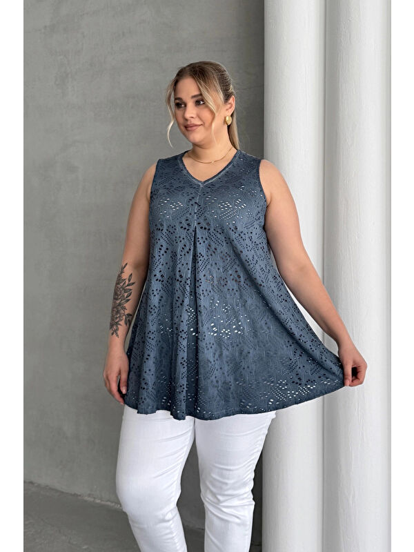Stil Diva Büyük Beden V Yaka Sıfır Kol Dantel Detaylı Astarsız Bluz 302966