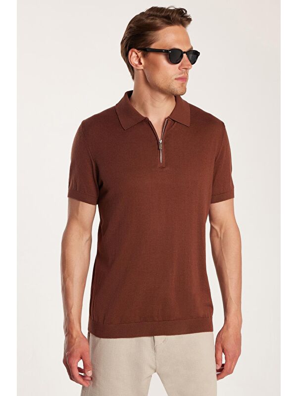 TUDORS Erkek Slim Fit Dar Kesim Pamuklu Örme Triko Fermuarlı Kahverengi Polo Yaka Tişört