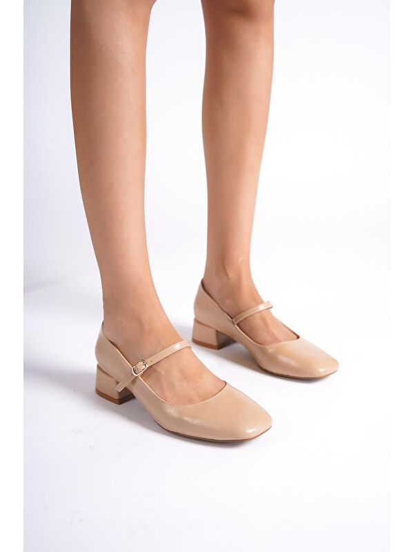 Küt Burunlu Bantlı Alçak Topuk Kadın Ayakkabı - Görsel 3