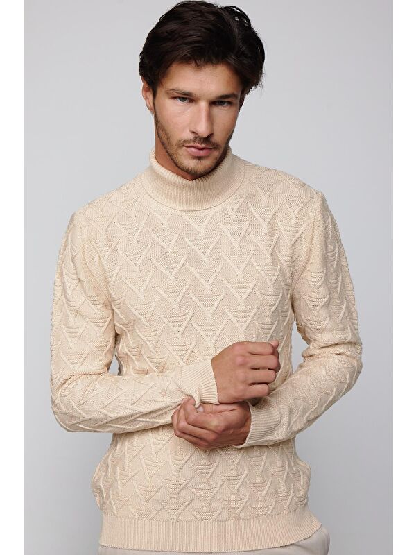 TUDORS Slim Fit Dar Kesim Tam Balıkçı Yaka Desenli Bej Erkek Triko Kazak