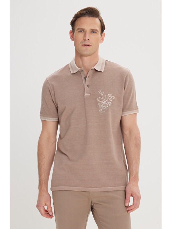 AC&Co / Altınyıldız Classics Erkek Koyu Bej Slim Fit Dar Kesim %100 Pamuk Baskılı Polo Yaka Tişört