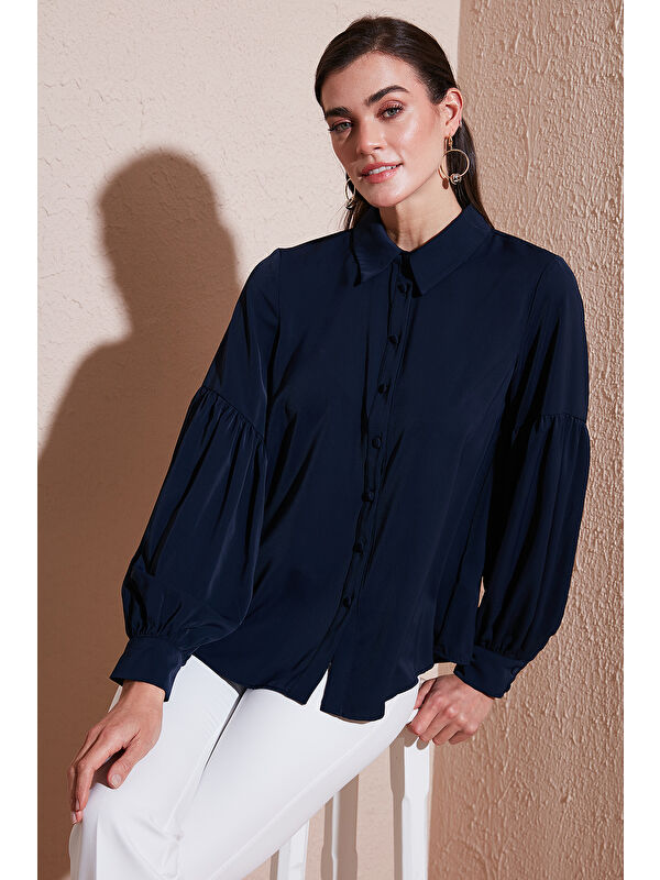 Lela Regular Fit Dikiş Detaylı Düz Yaka Balon Kol Kadın Gömlek 611GO00003