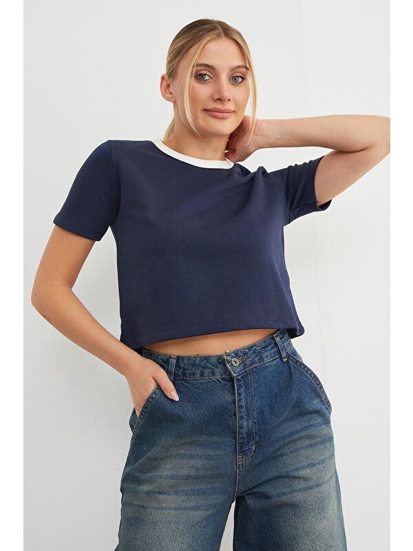 Fullamoda Basic Ribana Yaka Mevsimlik Crop Tişört