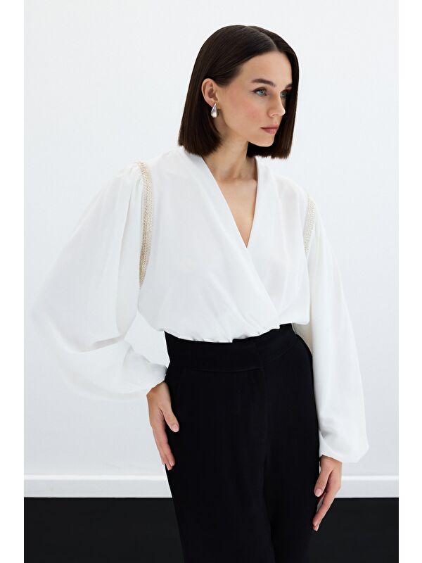 SATEEN Aksesuar Detaylı Bodysuit Bluz - Ekru