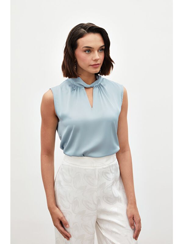 SATEEN Yaka Detaylı Saten Bluz - Bebe Mavi