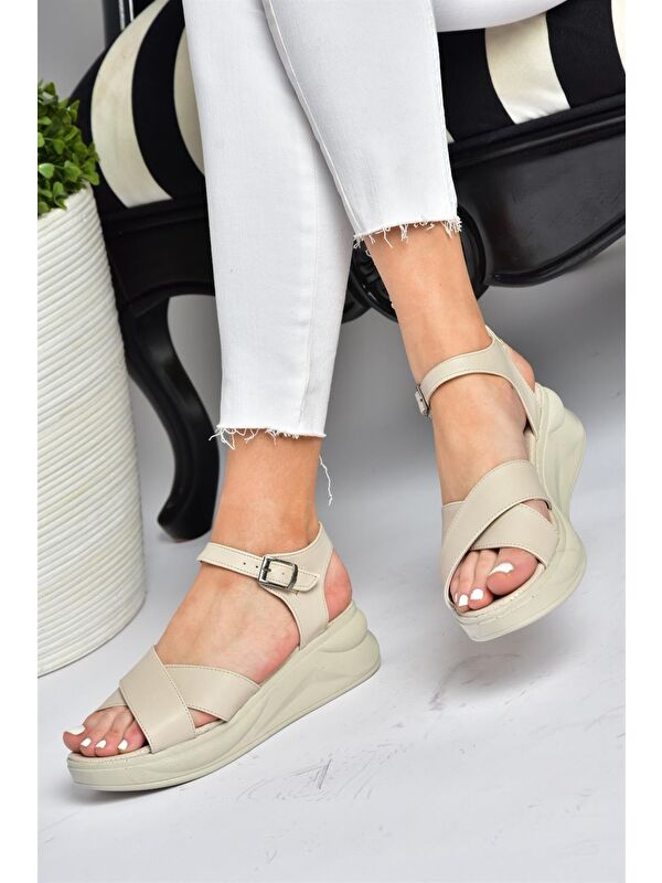 P713330209 Bej Kalın Tabanlı Günlük Kadın Sandalet - Görsel 3