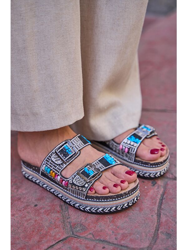 Taş Ve Boncuk Detaylı Tokalı Platform Terlik Siyah - Görsel 2