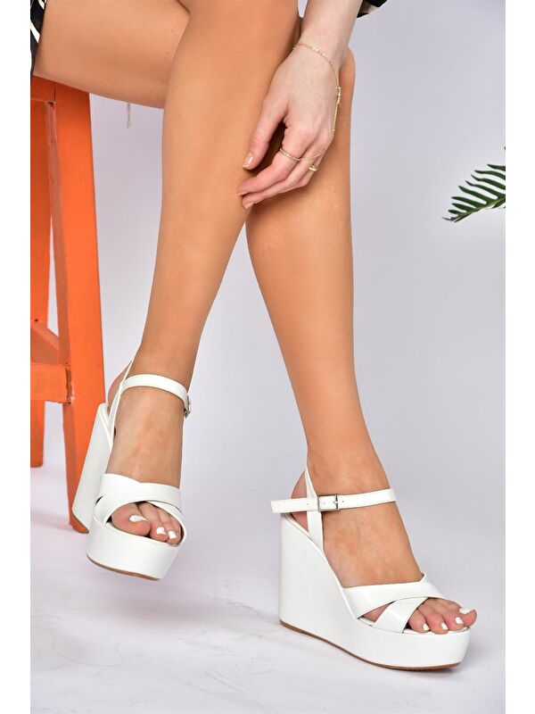 P572280409 Beyaz Dolgu Taban Kadın Ayakkabı - Görsel 3