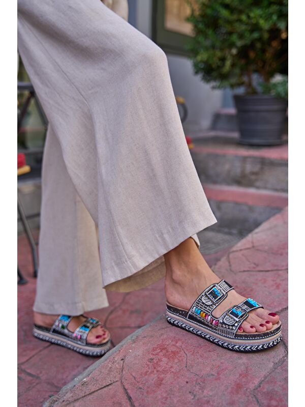 Taş Ve Boncuk Detaylı Tokalı Platform Terlik Siyah - Görsel 6